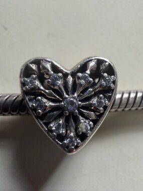Authentic PANDORA Heart of Winter Openwork Charm Silver